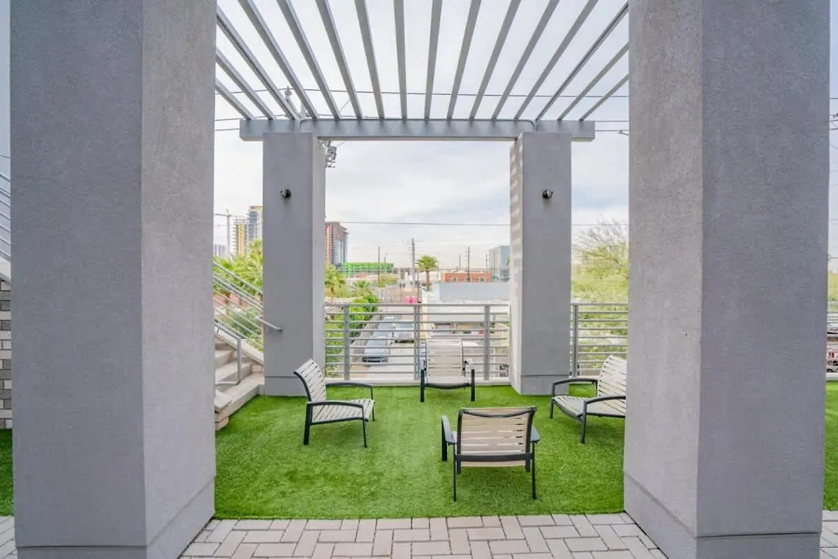 アパート フェニックスModern 2Bd Dt - Balcony, Gym, W-D, Parking - Sleeps 8アパートメント 米国
