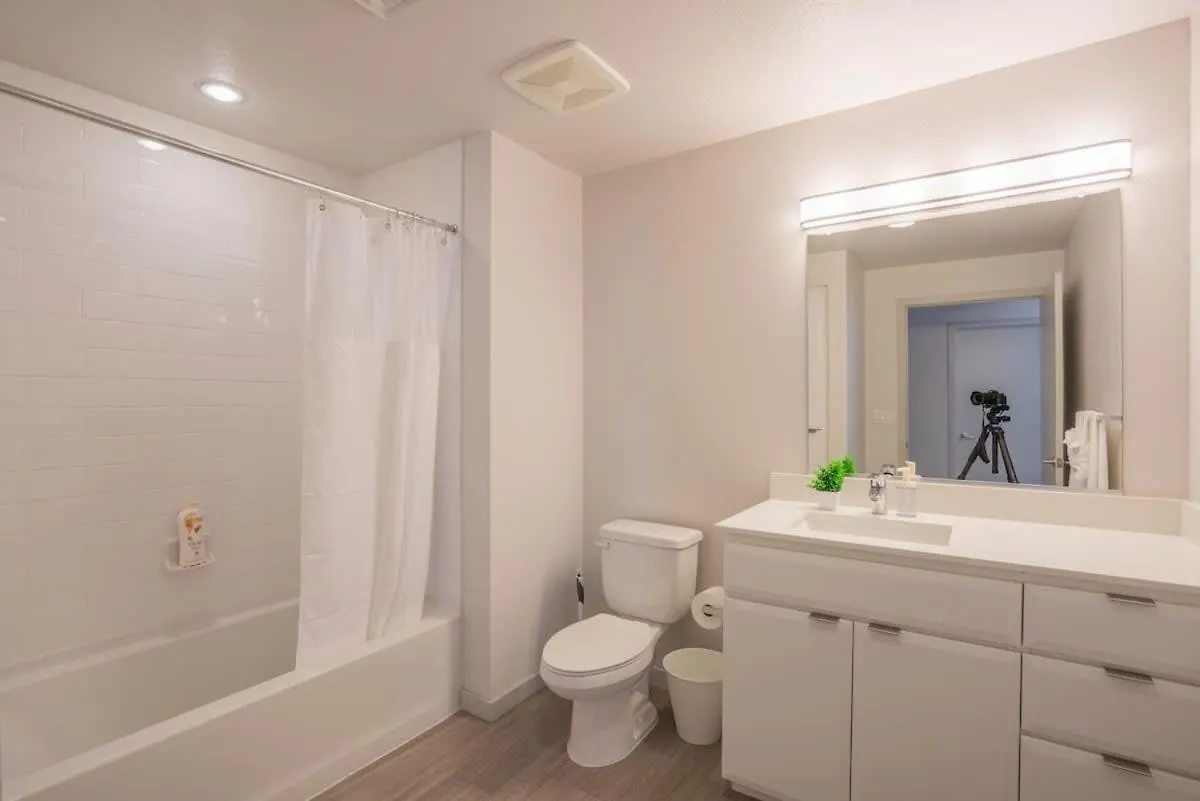 フェニックスModern 2Bd Dt - Balcony, Gym, W-D, Parking - Sleeps 8アパートメント フェニックス