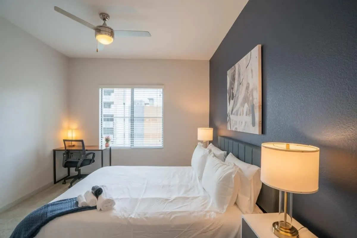 フェニックスModern 2Bd Dt - Balcony, Gym, W-D, Parking - Sleeps 8アパートメント