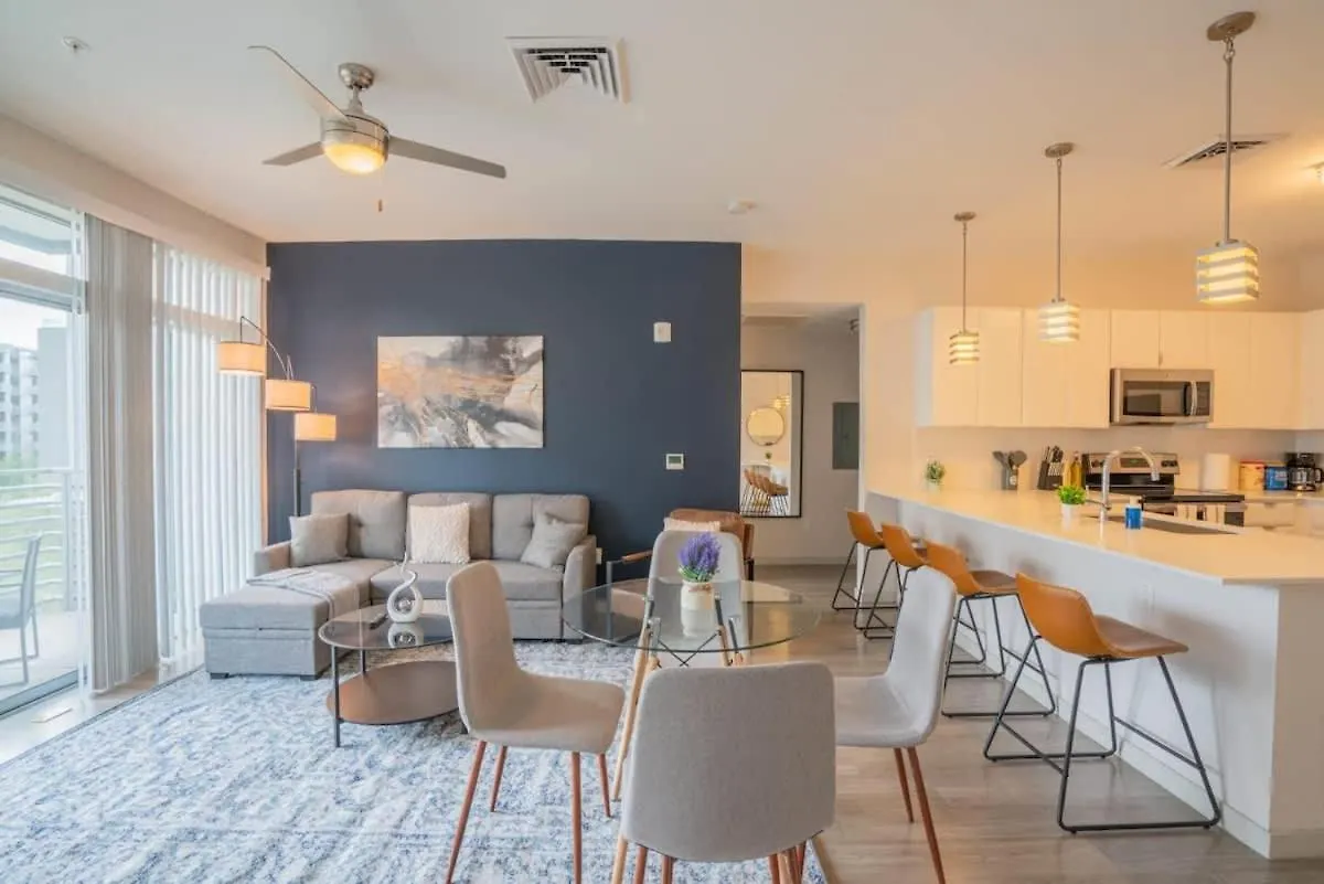 フェニックスModern 2Bd Dt - Balcony, Gym, W-D, Parking - Sleeps 8アパートメント 米国